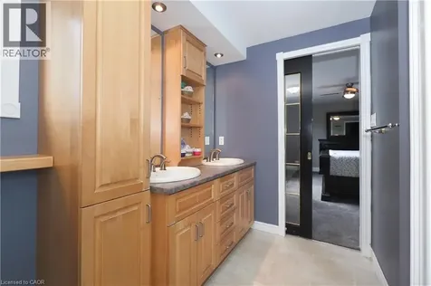 32 Notchwood Court Kitchener ON N2A 3L6