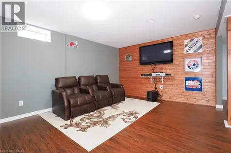 32 Notchwood Court Kitchener ON N2A 3L6