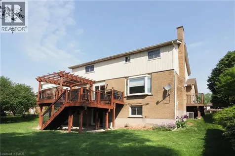 32 Notchwood Court Kitchener ON N2A 3L6