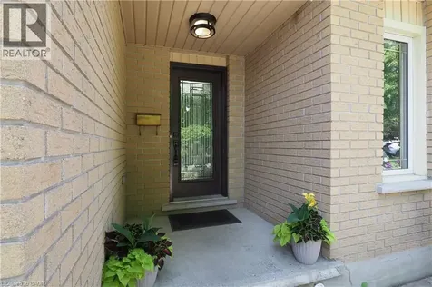 32 Notchwood Court Kitchener ON N2A 3L6