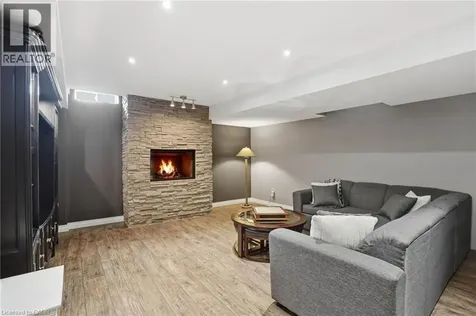 27 Barrett Avenue Brantford ON N3S 0B2