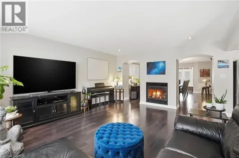 27 Barrett Avenue Brantford ON N3S 0B2