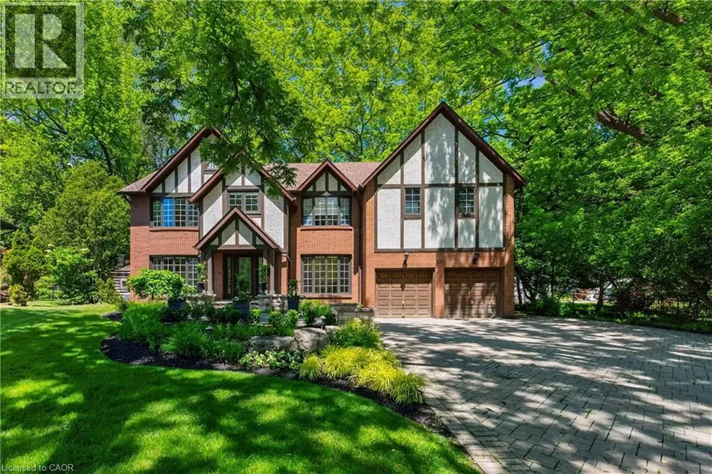 23 Lantern Lane Dundas ON L9H 6N9