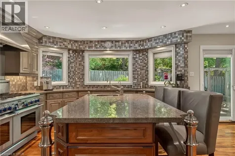 23 Lantern Lane Dundas ON L9H 6N9