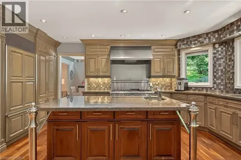 23 Lantern Lane Dundas ON L9H 6N9