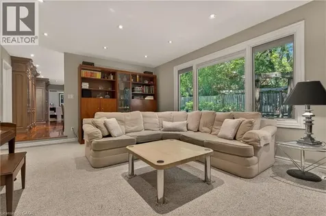 23 Lantern Lane Dundas ON L9H 6N9