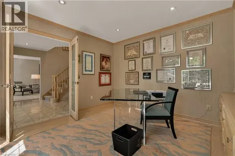 23 Lantern Lane Dundas ON L9H 6N9