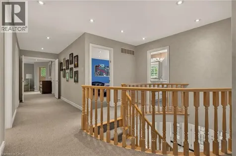 23 Lantern Lane Dundas ON L9H 6N9