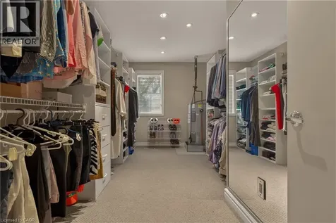 23 Lantern Lane Dundas ON L9H 6N9