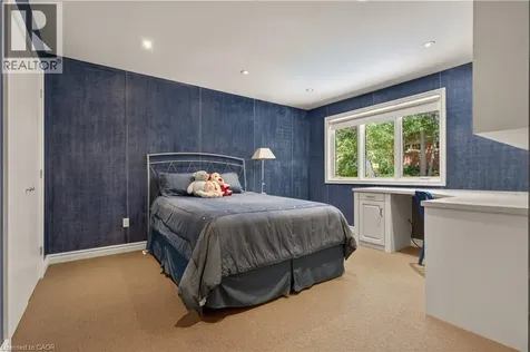 23 Lantern Lane Dundas ON L9H 6N9