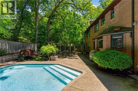 23 Lantern Lane Dundas ON L9H 6N9
