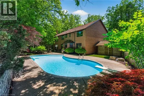 23 Lantern Lane Dundas ON L9H 6N9