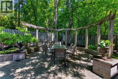 23 Lantern Lane Dundas ON L9H 6N9