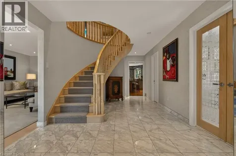 23 Lantern Lane Dundas ON L9H 6N9