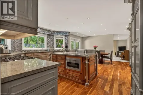 23 Lantern Lane Dundas ON L9H 6N9