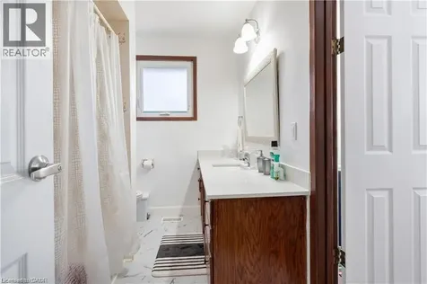 25 Palace Street Brantford ON N3T 3W5