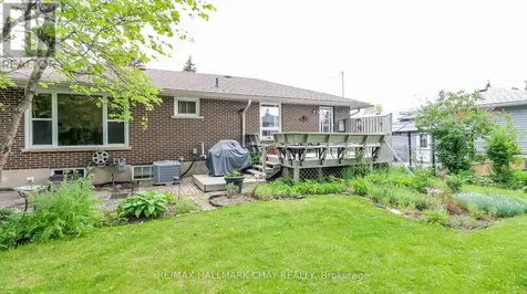 15 Murray Street Orillia ON L3V 2L8
