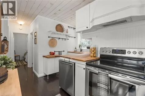 469 Rowanwood Road Huntsville ON P0B 1M0