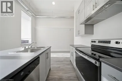 11 Queen Street Brantford ON N3T 3B1