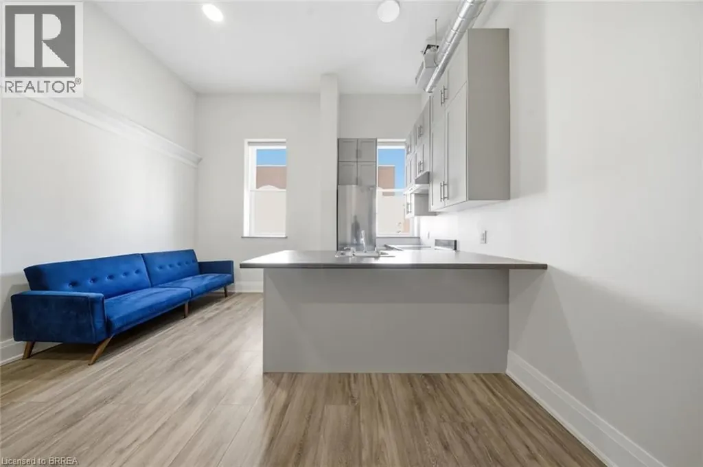 11 Queen Street Brantford ON N3T 3B1