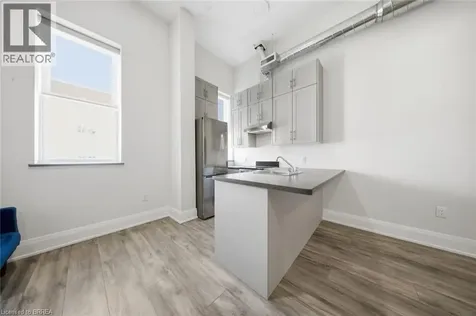11 Queen Street Brantford ON N3T 3B1