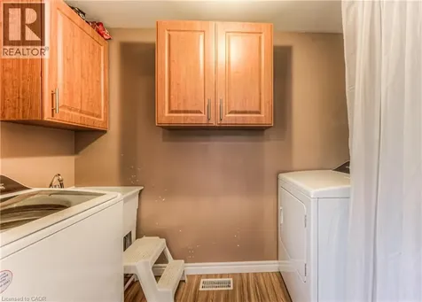 82 Roseneath Crescent Kitchener ON N2E 1V9