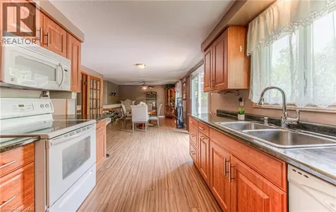 82 Roseneath Crescent Kitchener ON N2E 1V9