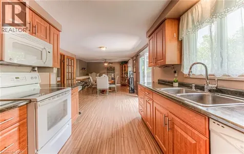 82 Roseneath Crescent Kitchener ON N2E 1V9