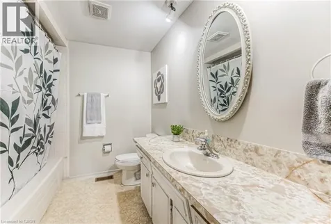 82 Roseneath Crescent Kitchener ON N2E 1V9