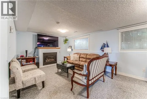 82 Roseneath Crescent Kitchener ON N2E 1V9