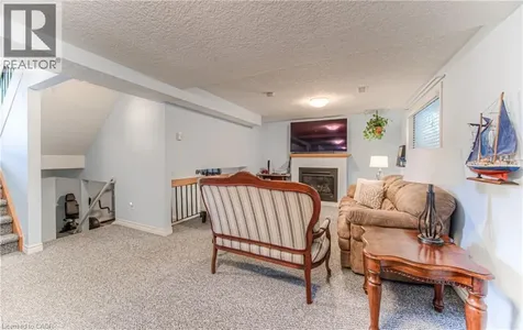 82 Roseneath Crescent Kitchener ON N2E 1V9