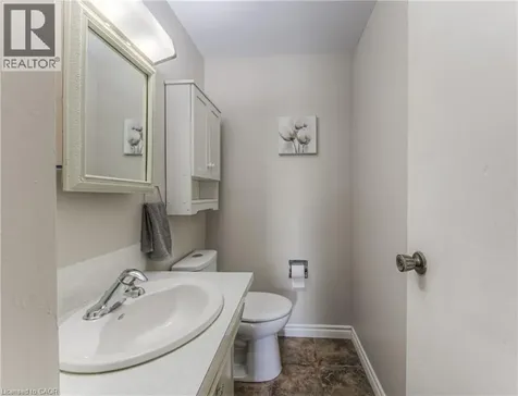 82 Roseneath Crescent Kitchener ON N2E 1V9