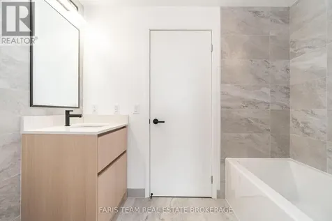 31 Huron Street Collingwood ON L9Y 1C3
