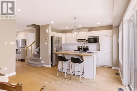 983 Markwick Crescent Ottawa ON K4A 4X9