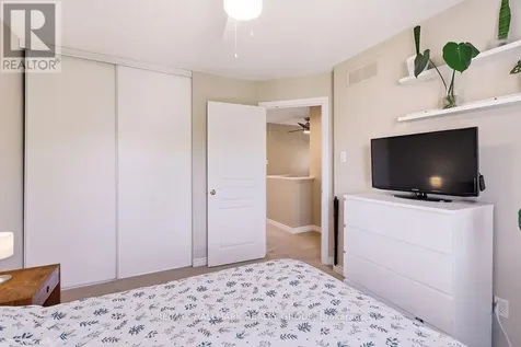 983 Markwick Crescent Ottawa ON K4A 4X9