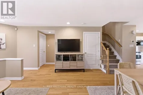 983 Markwick Crescent Ottawa ON K4A 4X9
