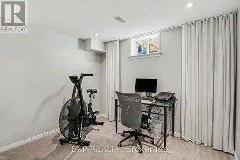 103 Westphalian Avenue Ottawa ON K2V 0A3
