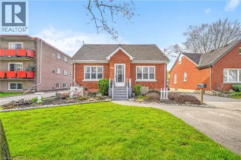 32 Fulton Street Brantford ON N3R 4E5