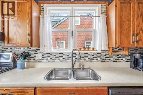 32 Fulton Street Brantford ON N3R 4E5