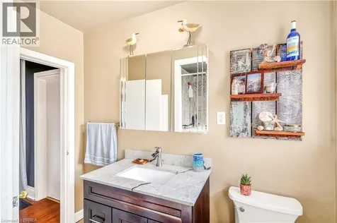 32 Fulton Street Brantford ON N3R 4E5