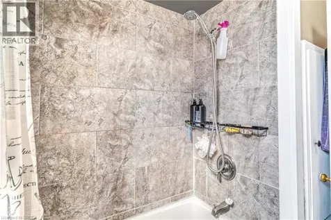 32 Fulton Street Brantford ON N3R 4E5