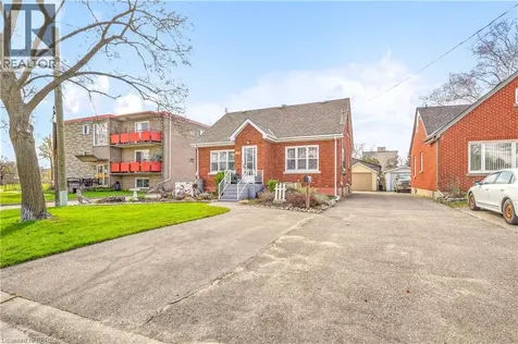 32 Fulton Street Brantford ON N3R 4E5