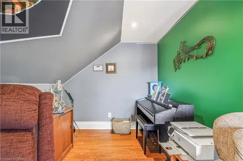 32 Fulton Street Brantford ON N3R 4E5