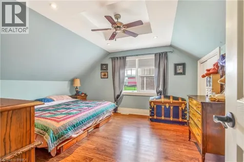32 Fulton Street Brantford ON N3R 4E5