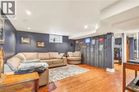 32 Fulton Street Brantford ON N3R 4E5