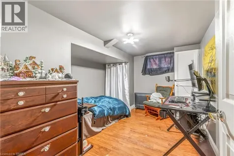 32 Fulton Street Brantford ON N3R 4E5