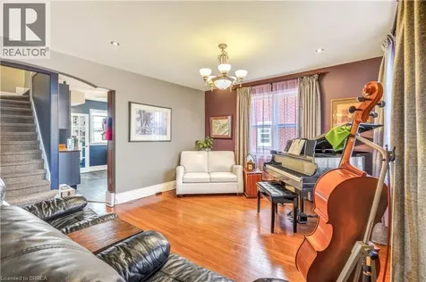 32 Fulton Street Brantford ON N3R 4E5