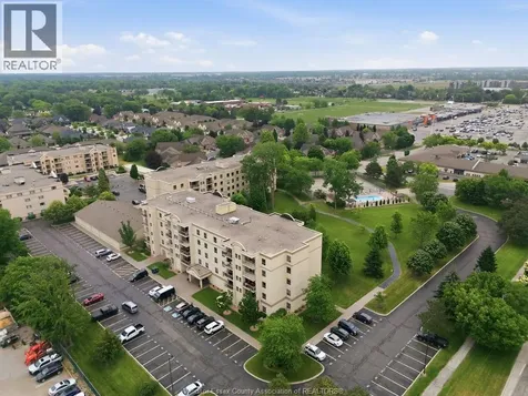 325 Village Grove Tecumseh ON N8N 0B1