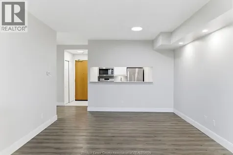 325 Village Grove Tecumseh ON N8N 0B1