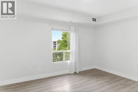 325 Village Grove Tecumseh ON N8N 0B1